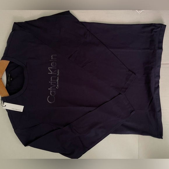 Calvin Klein Tshirt NWT - Picture 2 of 5